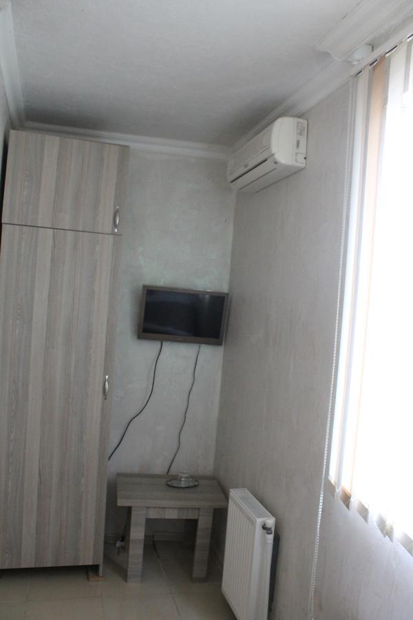 Hotel Lim Batumi Esterno foto