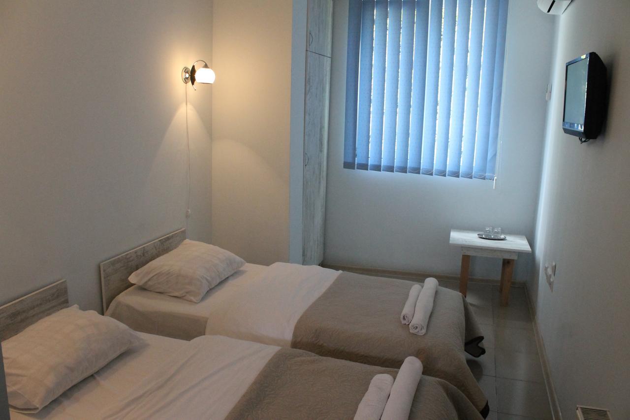 Hotel Lim Batumi Esterno foto